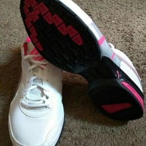 PUMA Tennis Shoes Size 9.5 in men